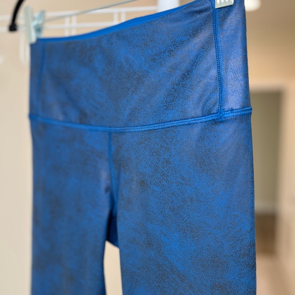 CRZ YOGA Leggings EUC blue and black, unique design see video! Gorgeous like new - Picture 11 of 14